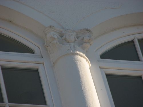 DNENHAUS Stuckfassade